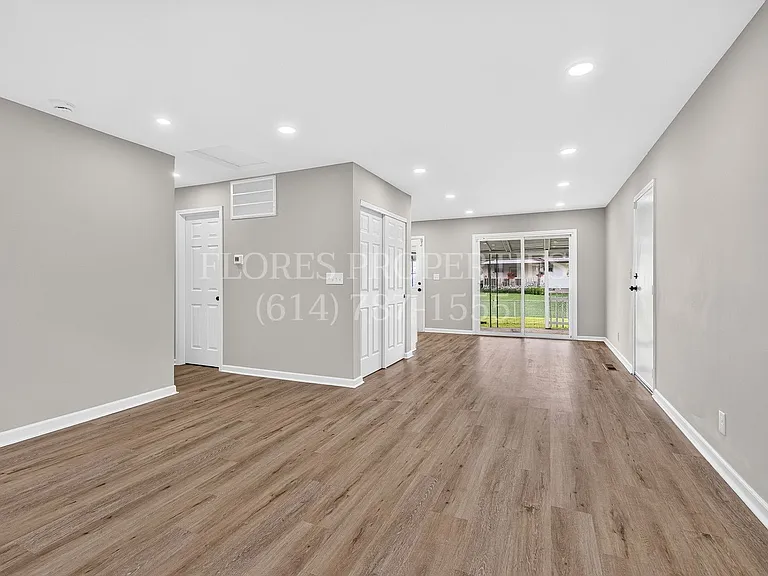 1300 Evaline Dr — Photo 17