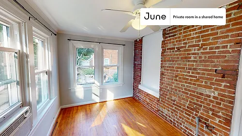1214 Michigan Ave NE Photo 1