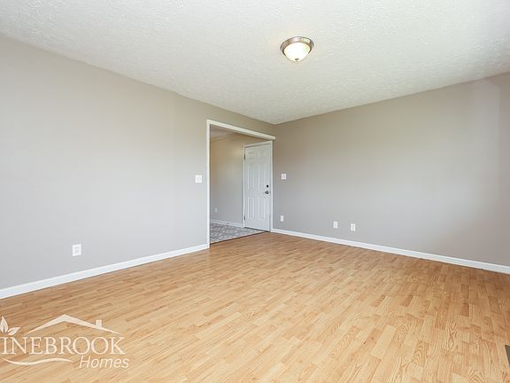 3rd image of 258 Lutz Dr