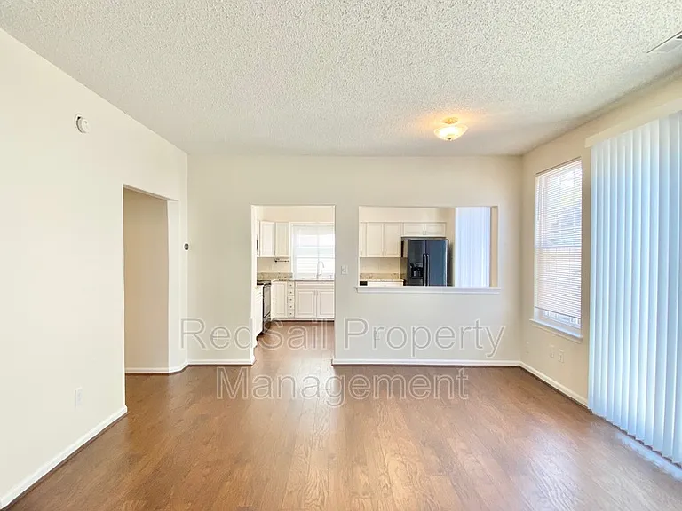 129 Watson Dr — Photo 5