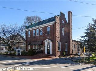 4 State Rd, Vineyard Haven, MA 02568