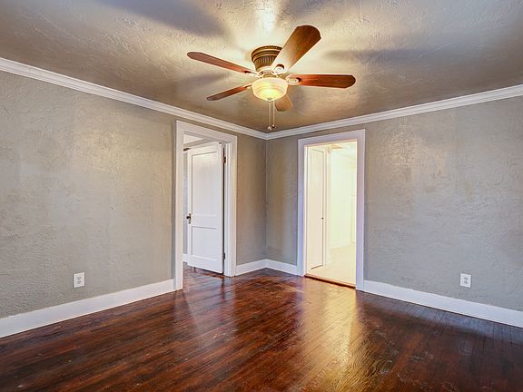 3rd image of 104 E Johnson St