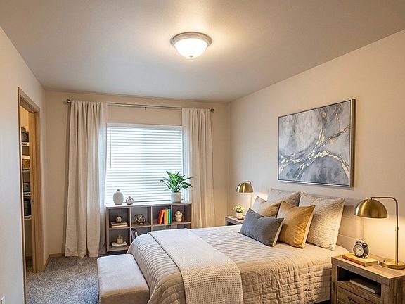 4th image of 2900 Swan Ave #1