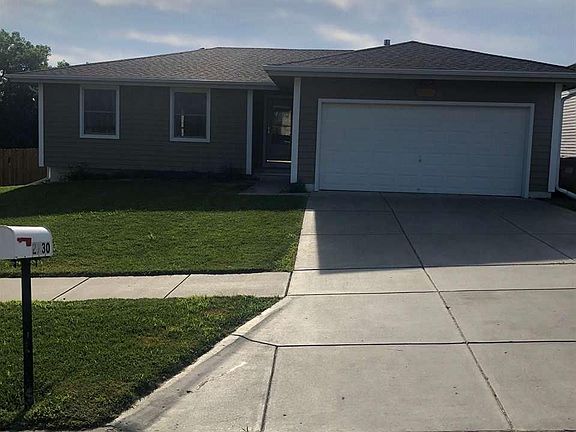 3rd image of 2730 NW Dahlia Dr
