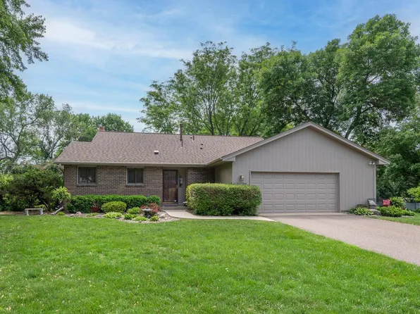 16689 Honeysuckle Ln, Eden Prairie, MN 55346