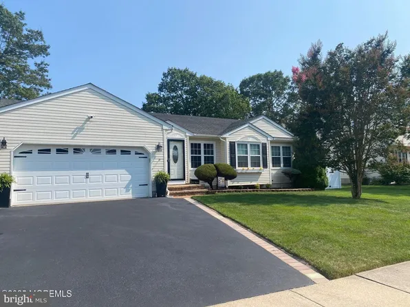 16 Cove St, Barnegat, NJ 08005