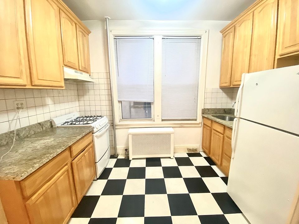 1st image of 34-29 43rd St #2Z