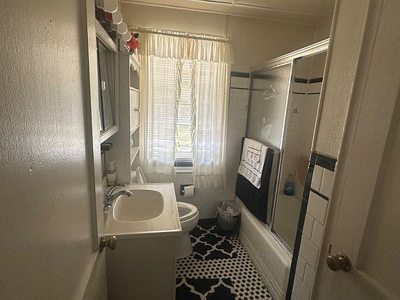 5th image of 1015 Mount Holly St