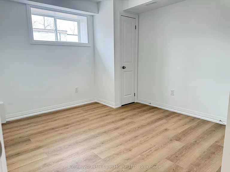 736 Burwell St — Photo 7