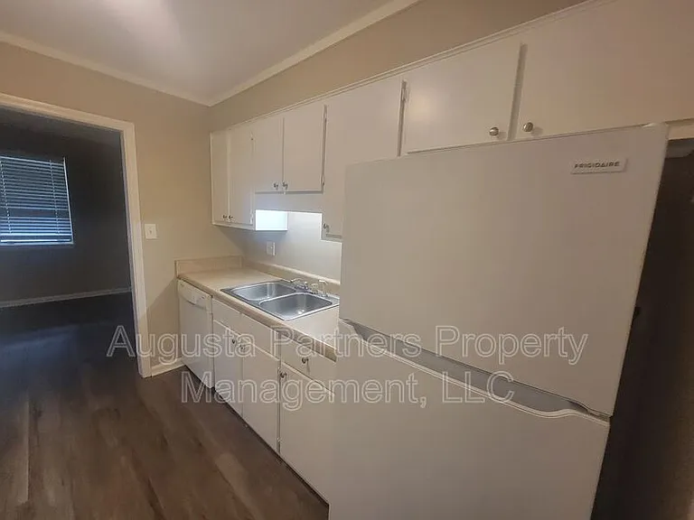 134 Stoneybrooks Pl #A — Photo 8