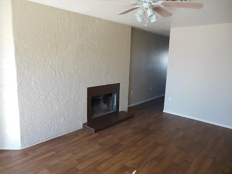501 N 64th Pl — Photo 8
