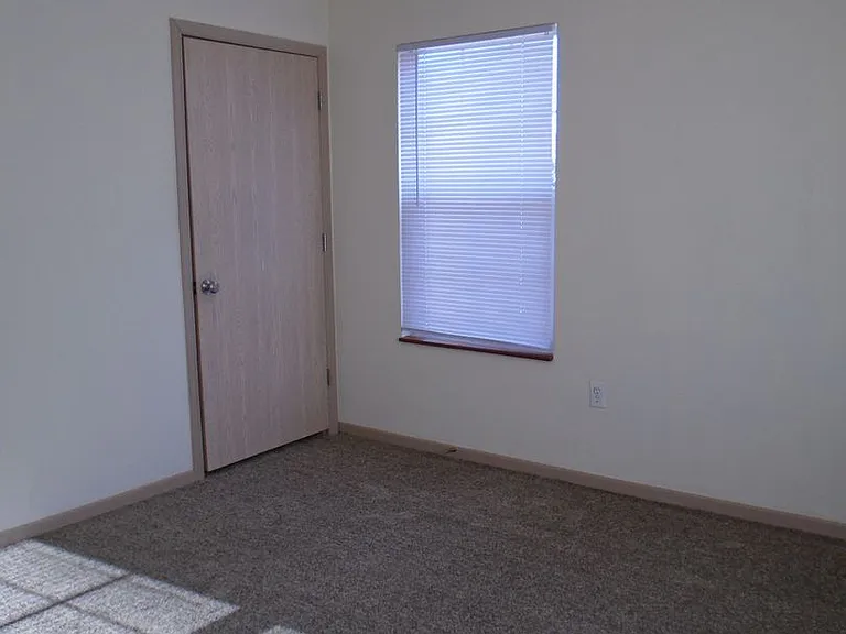 913 Westridge Dr #16 — Photo 11