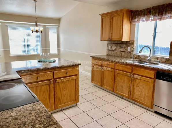 6684 N Western Ave, Fresno, CA 93722