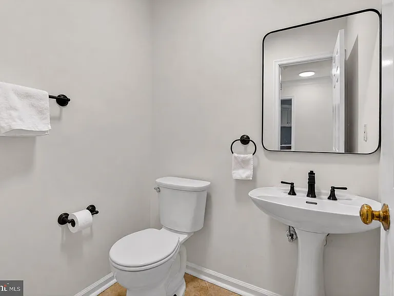 7705 Zulima Ct — Photo 16