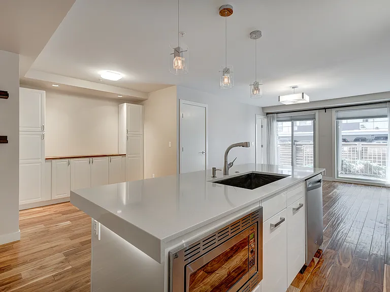 1029 15th Ave SW #102 — Photo 3