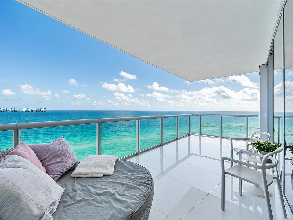 17121 Collins Ave #1802