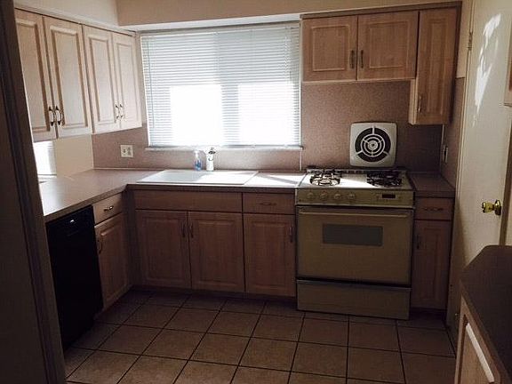 4th image of 2639 Letchworth Pkwy