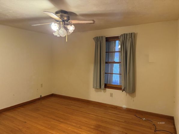 1099 Teodora Ave, Gallipolis, OH 45631