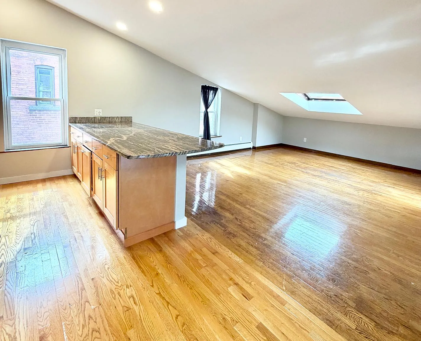 2 bed, 1500 sqft, $2,150 — Photo 2