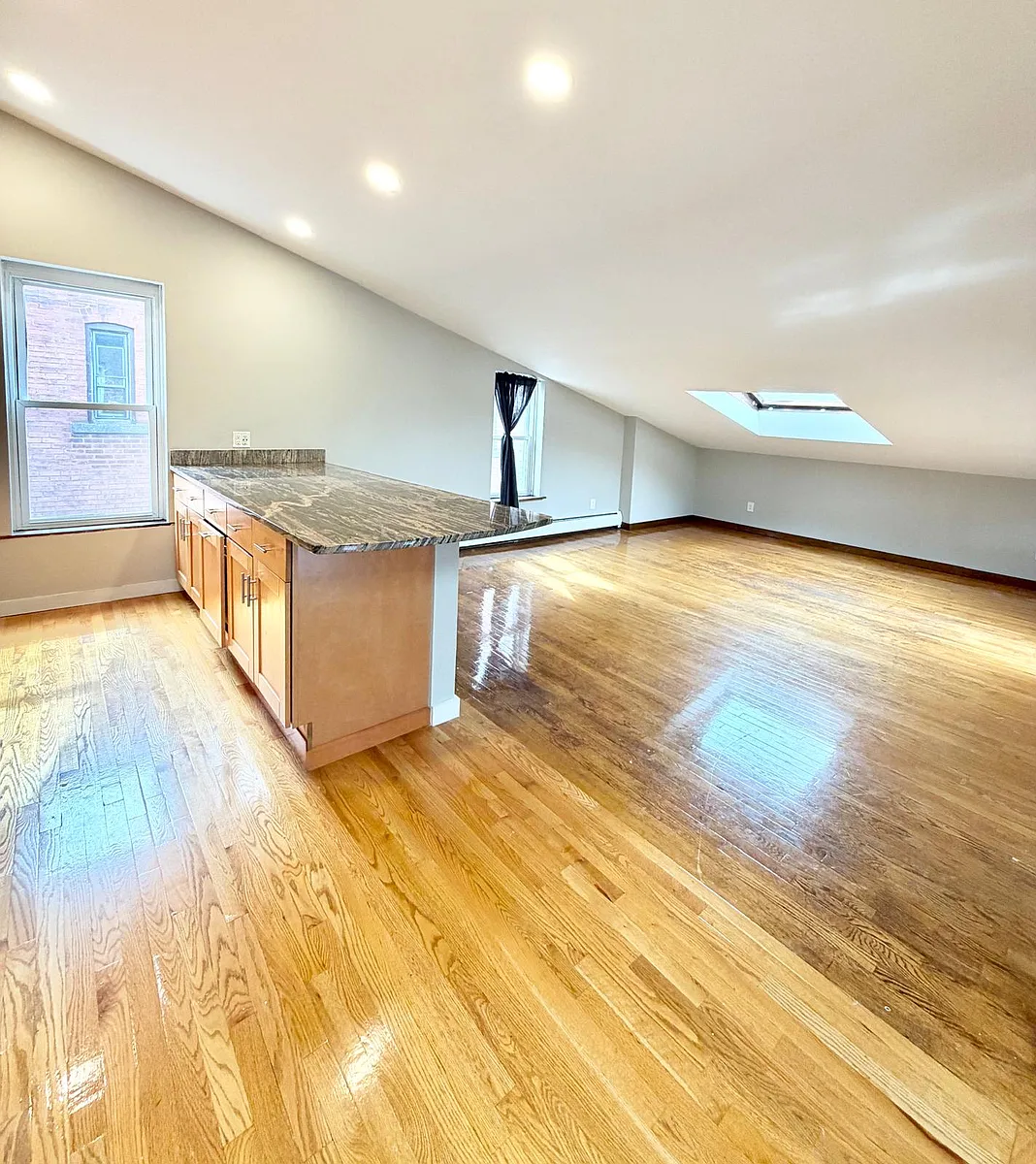 Building Photo - 533 Chapel St #B7