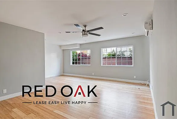 1023 N Hayworth Ave #4 — Photo 2