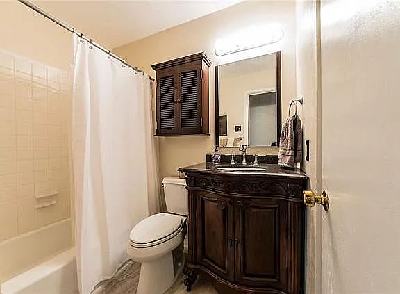 5th image of 1117 Russell Ln