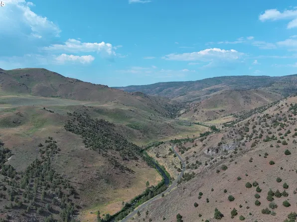 The Town Site, Paisley, OR 97636