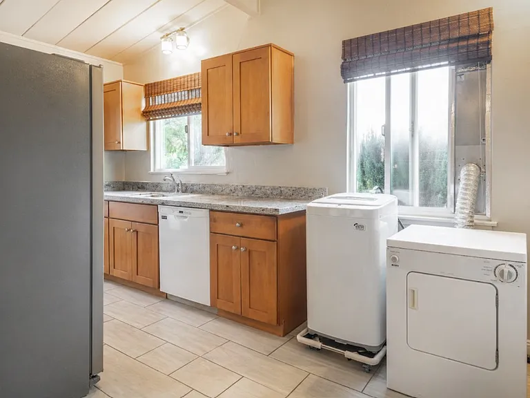 3139 Alma St #3139 — Photo 5