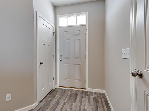 3rd image of 669 47th Ave NE