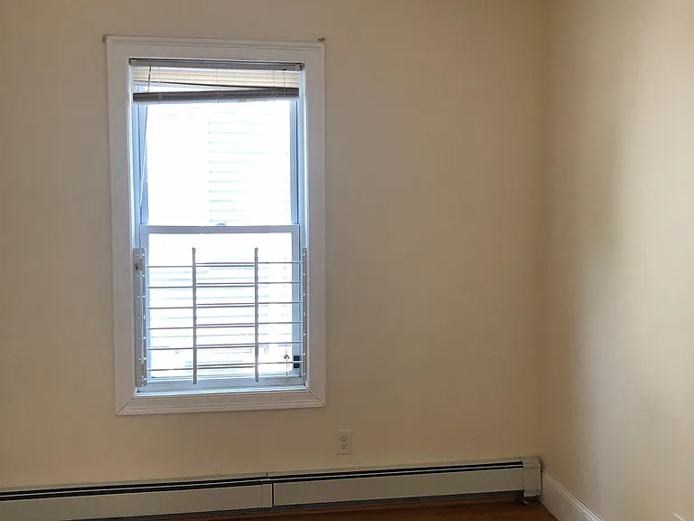 14 Schiller St #3C — Photo 6