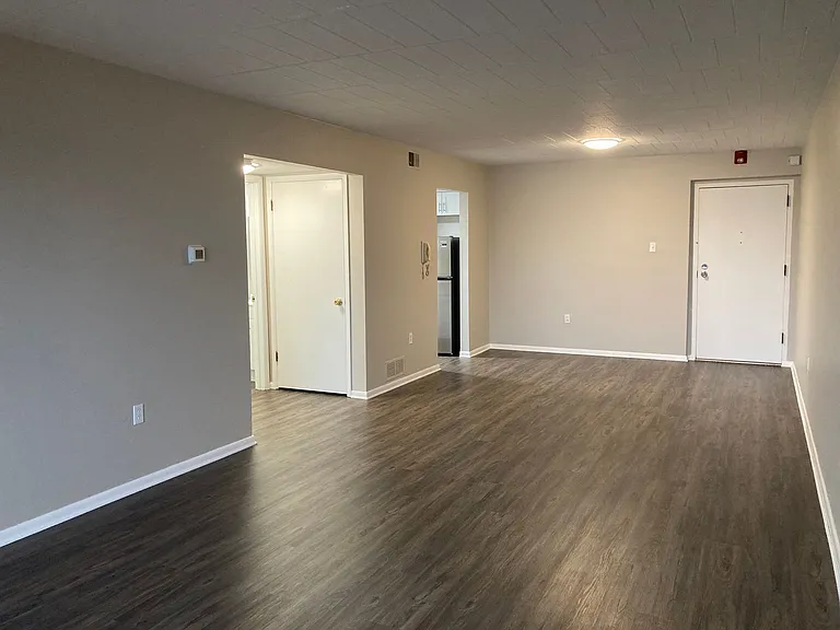 128 Stamm Avenue — Photo 9