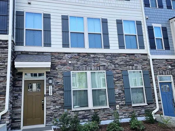 1327 Channing Park Cir, Cary, NC 27519