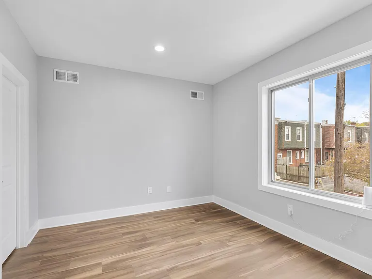 130 W Ashmead St — Photo 12