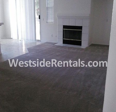 4th image of 15346 Calle Camelia