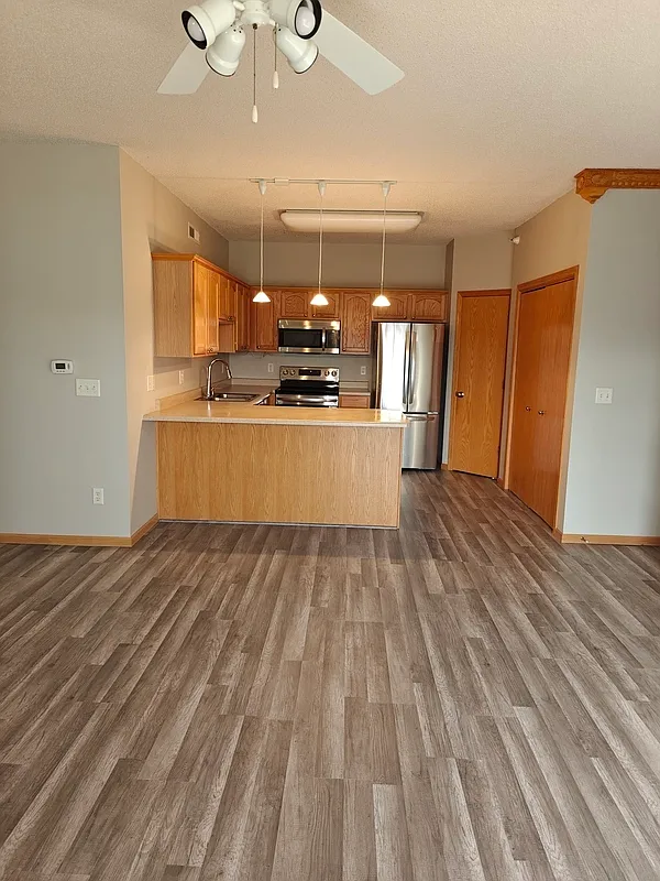 2 bed, 2.0 bath, 1020 sqft, $1,400 — Photo 3