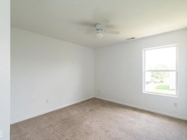 11217 Candice Dr — Photo 4
