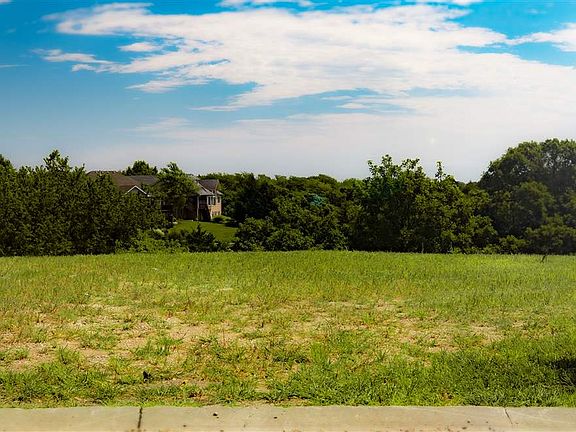 4th image of 4404 Grande Bluffs Ln