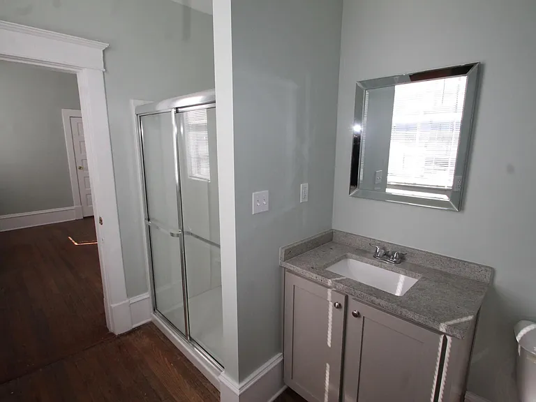 116 W 39th St — Photo 11