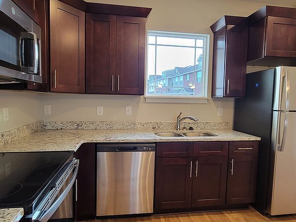 3rd image of 4000 Angelica Ct