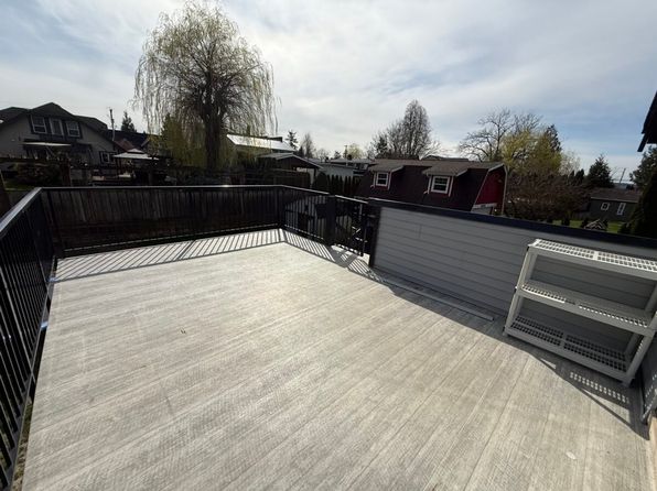 2 bedroom rental in Abbotsford — photo 16