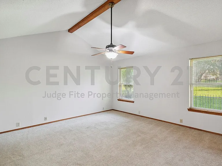 1308 Clubhouse Ct — Photo 15