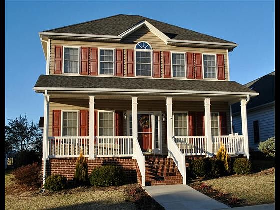 1st image of 210 Wyndhurst Dr