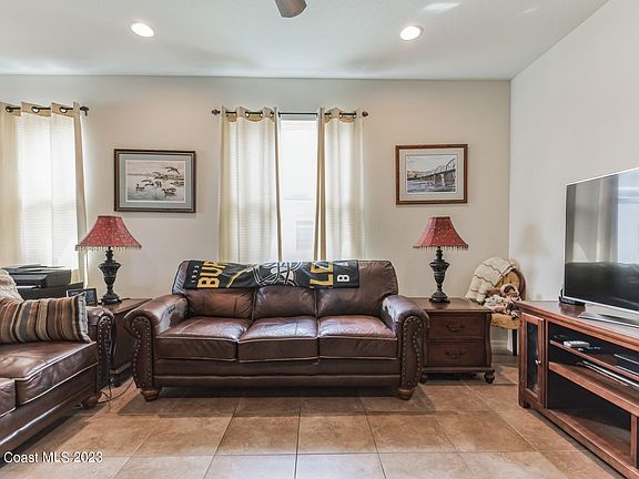 5th image of 2260 Chinaberry Cir SE