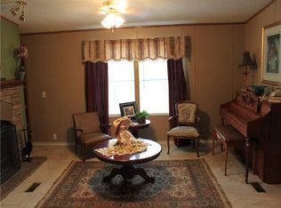 3518 Allen Rd, Flatonia, TX 78941