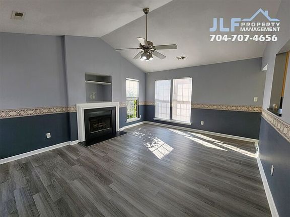 2nd image of 4958 Astonshire Ln