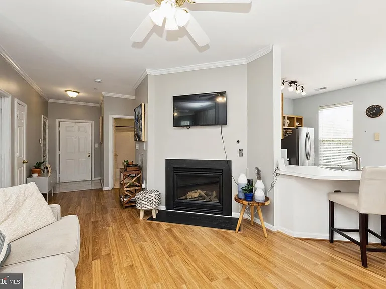 15605 Everglade Ln #15605 — Photo 1