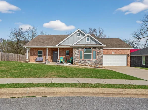 952 Glass St, Cave Springs, AR 72718