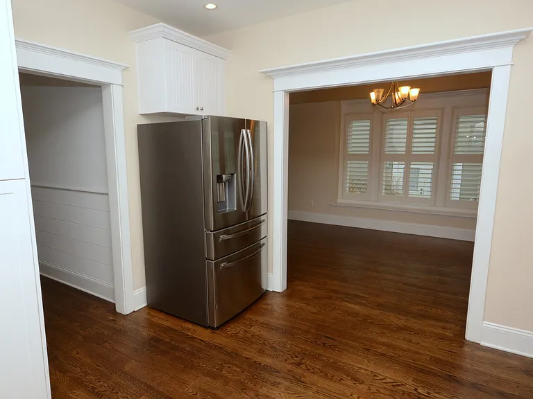 4116 Pretty Lake Ave — Photo 29