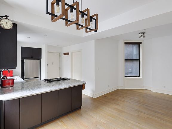 4th image of 157 Ludlow St APT 4R
