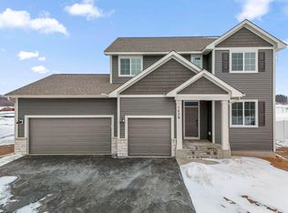 1551 Creekwood Dr, New Richmond, WI 54017